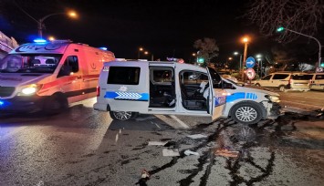 İzmir’de polis aracı kaza yaptı: 2 polis yaralı