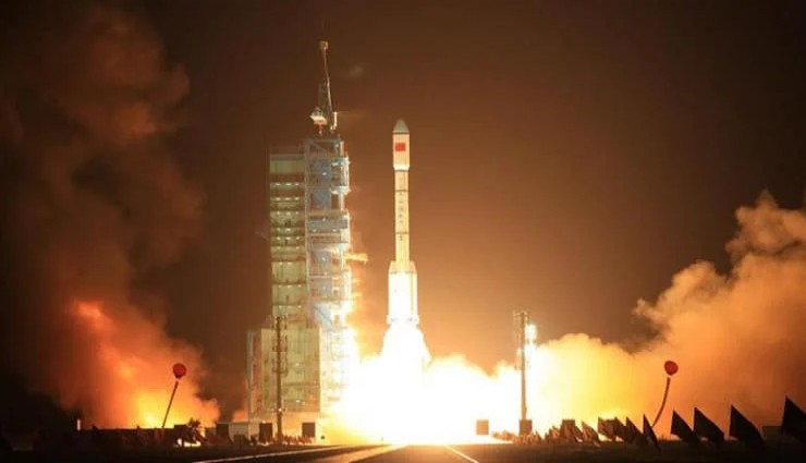 Çin’in keşif aracı, Ay yörüngesine girdi