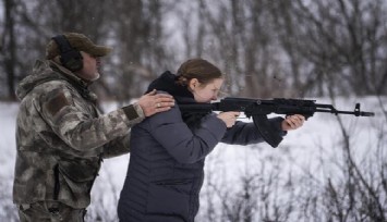 Ukrayna'dan sivillere askeri eğitim