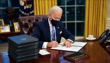 ABD Başkanı Joe Biden, enflasyonun düşürülmesine yönelik yasayı imzaladı