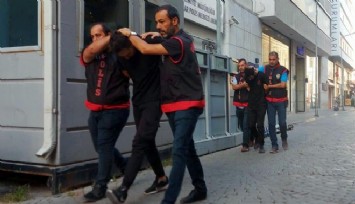 İzmir'de Kur'an-ı Kerim yakan iki kişiye hapis cezası