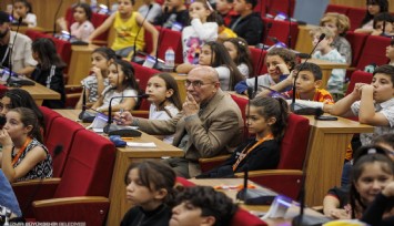 İzmir'de çocuklar yönetimde