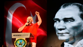 Menemen'de 100. yıl coşkusu: 100 bin bayrak sokak sokak dağıtılıyor