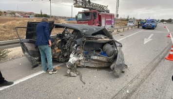 Afyonkarahisar’da iki otomobil çarpıştı: 1 ölü, 4 yaralı