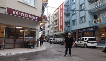 İzmir'de bu dükkanları görenler merak ediyor: Aynı sokakta, Paçacı Memet, Köfteci Memet, Kaburgacı Memet