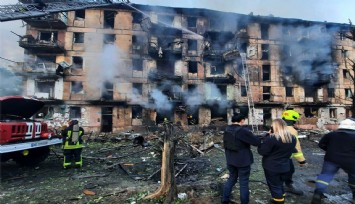 Rusya, Zelenskiy'nin memleketini vurdu: 3 ölü, 25 yaralı