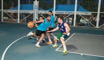 Gaziemir Streetball Turnuvası nefes kesti