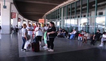 İzmir'de otobüs biletleri tükeniyor