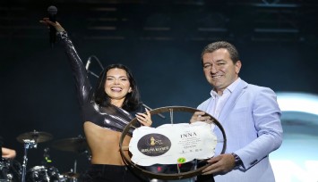 Bergama Festivali'nde Yabancı Pop Star Inna'dan muhteşem konser