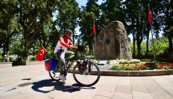 Cumhuriyet'in 100. yılı anısına Sivas’tan Karşıyaka’ya pedalladı