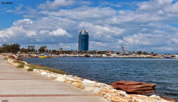 İzmir'de deniz kenarında erkek cesedi bulundu