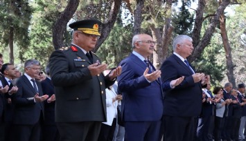 15 Temmuz şehitleri İzmir'de dualarla anıldı