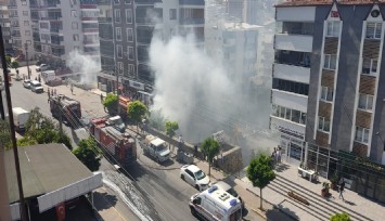 İzmir'de inşaat malzemeleri deposunda yangın