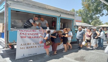 İzmir’de Muharrem ayında aşure dağıtımı başladı