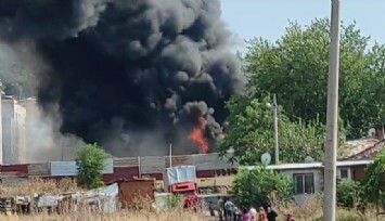 İzmir'de hurda deposunda korkutan yangın