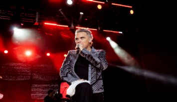 Dünya yıldızı Robbie Williams Bodrum’da konser verdi