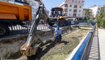 Dikili’deki Sülüklü Deresi temizlendi