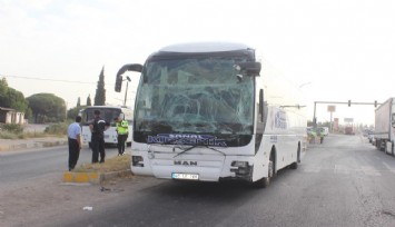 Manisa’da otobüs ile minibüs çarpıştı:11 yaralı