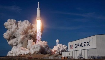 SpaceX’in taşıdığı astronotlar Uluslararası Uzay İstasyonu’na indi