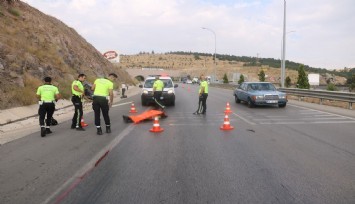 Otomobilin çarptığı motosiklet sürücüsü hayatını kaybetti