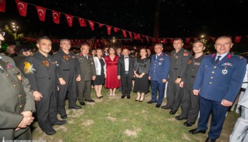 İzmir’de kurtuluş kutlamaları resepsiyonla başladı