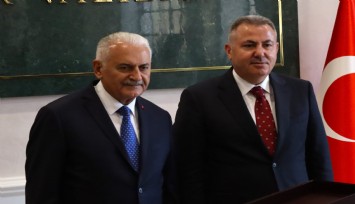 Binali Yıldırım’dan İzmir Valiliğine ziyaret