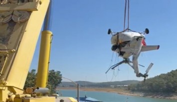 Tahtalı Barajı'na düşen helikopterin enkazı kıyıya çıkartıldı