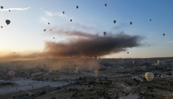 Nevşehir’de depoda yangın: Dumanlar sıcak hava balonları ile havaya yükseldi