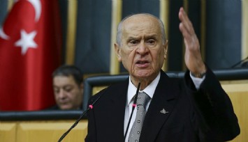 Bahçeli: 'İzmir'i CHP'den kurtarmak istiklalin şeref bahsidir'