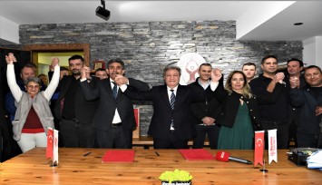 Bornova Belediyesi’nde tüm çalışanları sevindiren sözleşme