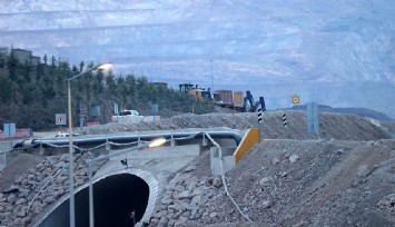 Erzincan'da toprak kaymasında 4 kişi gözaltına alındı