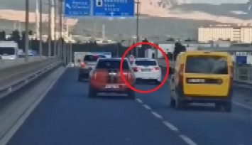 İzmir'de trafikte makas atan sürücü polis ekipleri  tarafından yakalandı