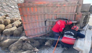 Otoyolda feci kaza: Balıkesir’de tır kazasında 1 kişi hayatını kaybetti