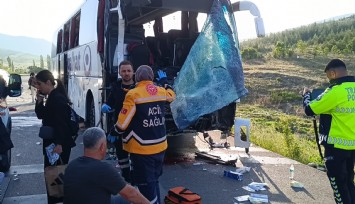 Afyonkarasahir'daki otobüs kazasında acı haber geldi: 1 ölü, 16 yaralı