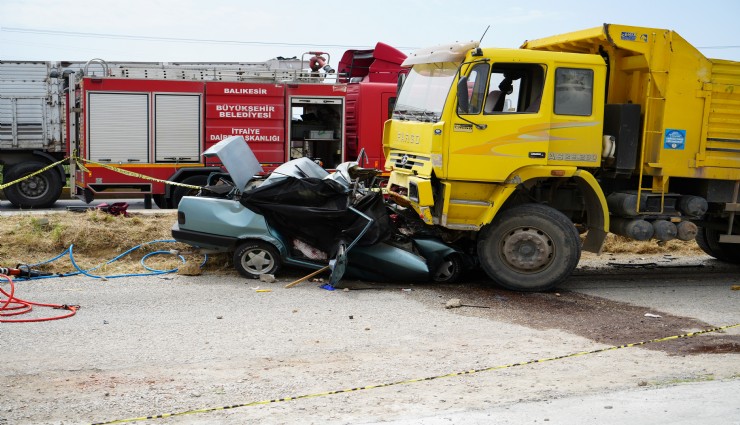 Balıkesir- İzmir yolunda trafik kazası: 3 ölü, 1 yaralı