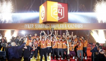 Galatasaray'dan 3 kupalı şampiyonluk kutlaması