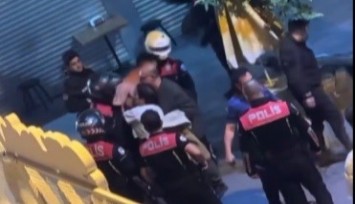 İzmir'de kavgaya müdahale eden polislere saldırdı: O anlar kameraya yansıdı