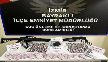 İzmir'de uyuşturucu tacirlerine operasyon: 2 kişiye gözaltı