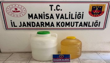 Manisa'da yol uygulamasına takıldılar: 40 litre kaçak alkol ele geçirildi