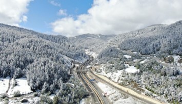 Mayıs ayında yağan kar Ilgaz Dağı'nı beyaza bürüdü