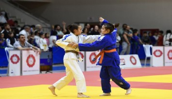 Minikler Türkiye Judo Şampiyonası Uşak'ta başladı