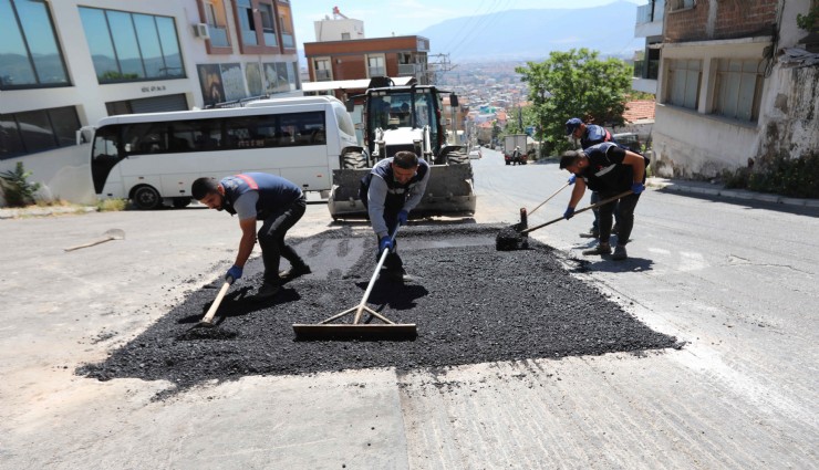 Bayraklı'da yollar yenileniyor