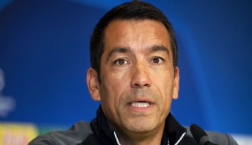 Beşiktaş’ın yeni teknik direktörü Giovanni van Bronckhorst oldu