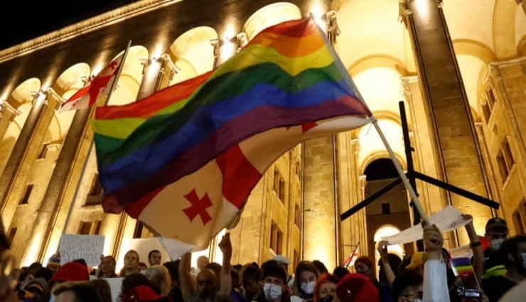 Gürcistan LGBT ile ilgili her şeyi yasaklıyor