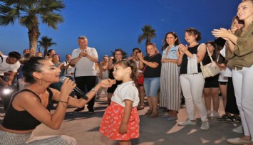 Güzelbahçe Gece Pazarı’na coşkulu açılış