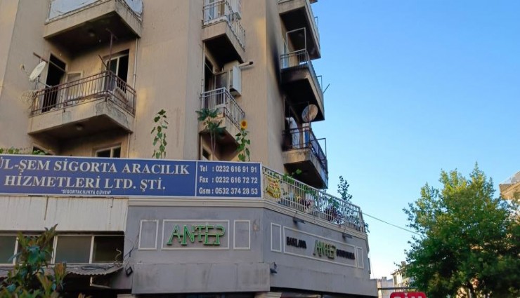 İzmir'de alevler evi sardı, yatalak hasta kadın hayatını kaybetti