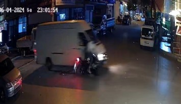 İzmir’de motosiklet ile hafif ticari araç çarpıştı; 1 ağır yaralı