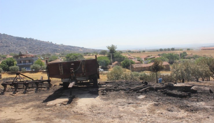 Manisa’daki yangının bilançosu: 4 ev, 1 ağıl, 2 motosiklet, 1 traktör, 1 iş makinesi kül oldu