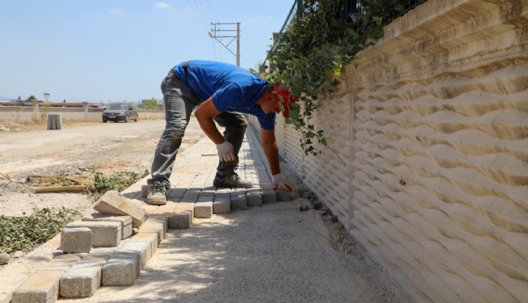 Menderes’te yollar yapılıyor