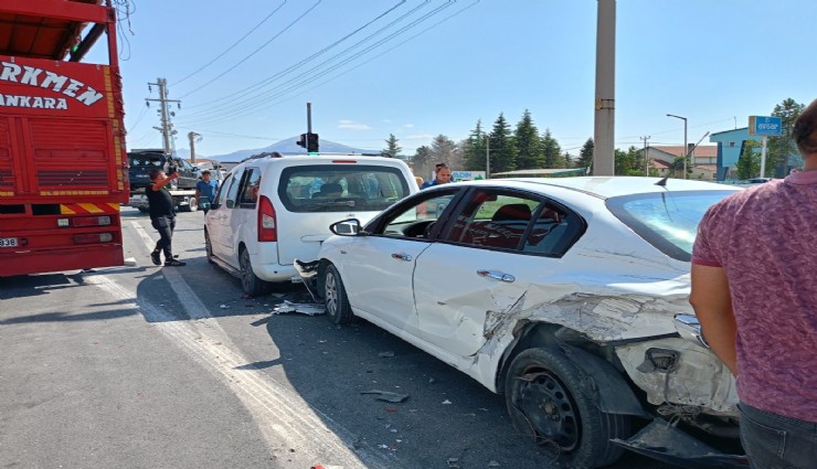 Afyonkarahisar'da zincirleme kaza: 5 yaralı